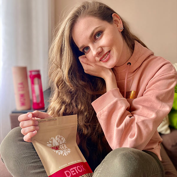 Detox-tea-girl-04-600x600